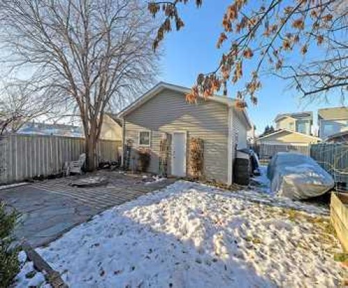 7 Prestwick Crescent Se, Calgary, AB - Outdoor