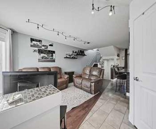 7 Prestwick Crescent Se, Calgary, AB - Indoor