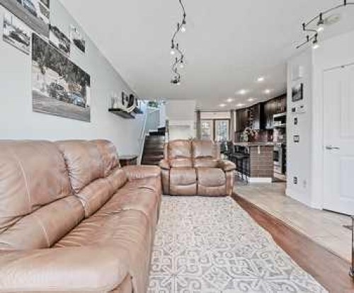 7 Prestwick Crescent Se, Calgary, AB - Indoor Photo Showing Living Room