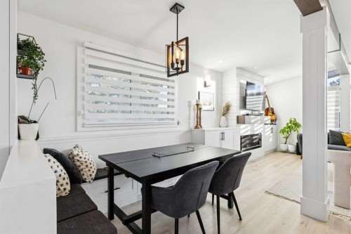 412 88 Avenue Se, Calgary, AB - Indoor Photo Showing Dining Room
