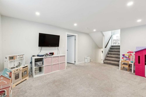 412 88 Avenue Se, Calgary, AB - Indoor