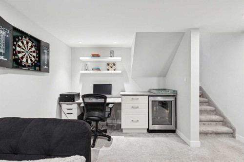 412 88 Avenue Se, Calgary, AB - Indoor Photo Showing Office