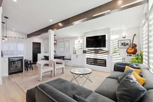 412 88 Avenue Se, Calgary, AB - Indoor Photo Showing Living Room With Fireplace