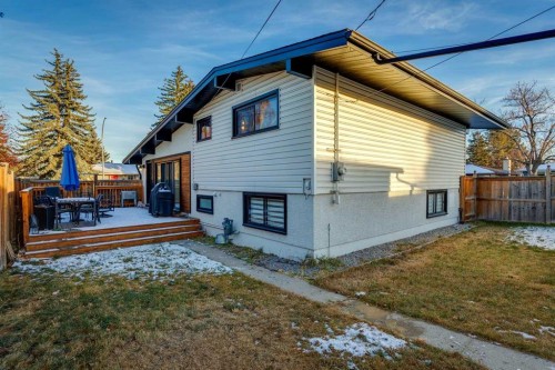 412 88 Avenue Se, Calgary, AB - Outdoor With Deck Patio Veranda