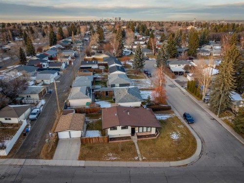 412 88 Avenue Se, Calgary, AB - Outdoor With View