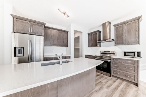 140 Carringham Road Nw, Calgary, AB 