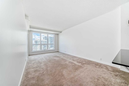 1313-8880 Horton Road Sw, Calgary, AB - Indoor Photo Showing Other Room