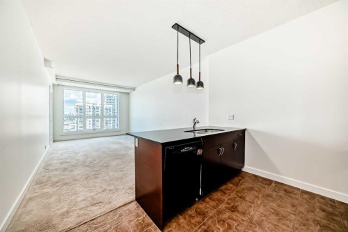 1313-8880 Horton Road Sw, Calgary, AB - Indoor Photo Showing Other Room