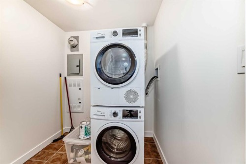 1313-8880 Horton Road Sw, Calgary, AB - Indoor Photo Showing Laundry Room