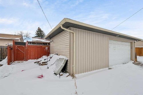 268 Madeira Place Ne, Calgary, AB - Outdoor With Exterior