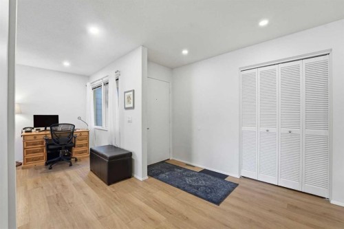 60 Sunmount Close Se, Calgary, AB - Indoor Photo Showing Other Room