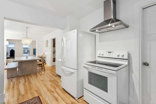 2514 16A Street Sw, Calgary, AB - Indoor Photo Showing Kitchen