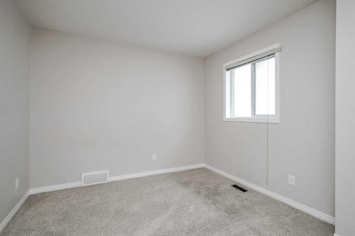 206 Pantego View Nw, Calgary, AB - Indoor Photo Showing Other Room