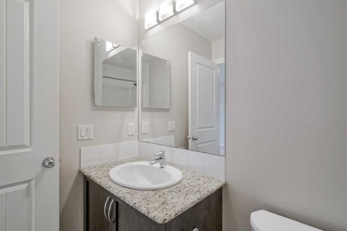 206 Pantego View Nw, Calgary, AB - Indoor Photo Showing Bathroom
