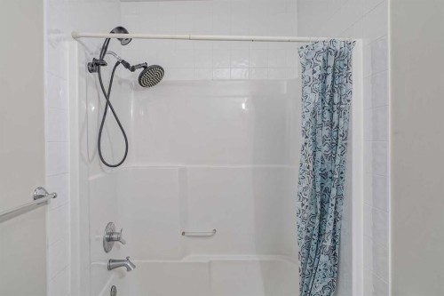 206 Pantego View Nw, Calgary, AB - Indoor Photo Showing Bathroom