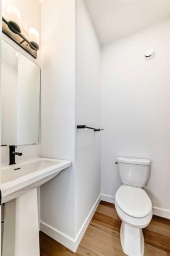 103-30 Rochester View Nw, Calgary, AB - Indoor Photo Showing Bathroom