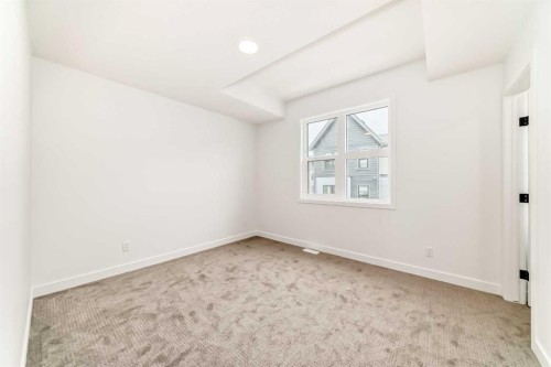 103-30 Rochester View Nw, Calgary, AB - Indoor Photo Showing Other Room