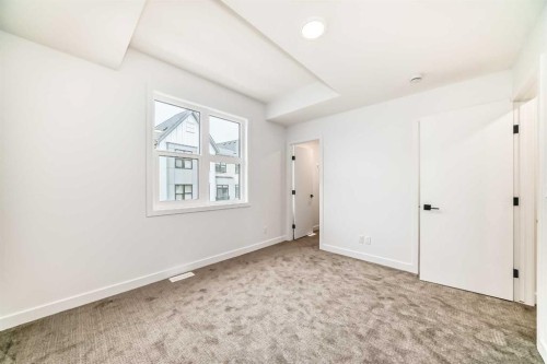 103-30 Rochester View Nw, Calgary, AB - Indoor Photo Showing Other Room