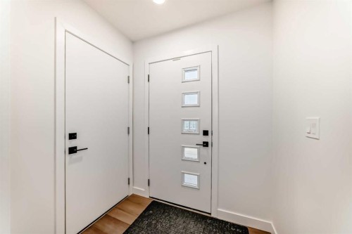 103-30 Rochester View Nw, Calgary, AB - Indoor Photo Showing Other Room