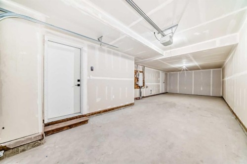 103-30 Rochester View Nw, Calgary, AB - Indoor Photo Showing Other Room
