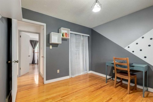 7103 Hunterwood Road Nw, Calgary, AB - Indoor Photo Showing Other Room