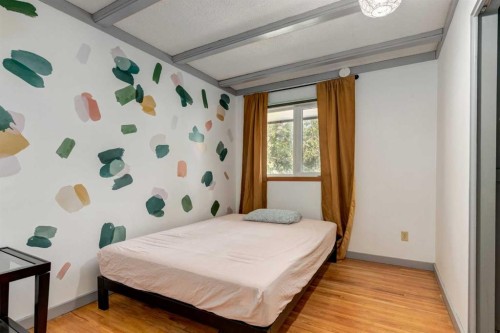 7103 Hunterwood Road Nw, Calgary, AB - Indoor Photo Showing Bedroom