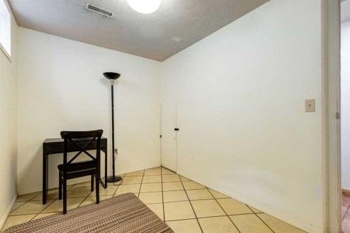 7103 Hunterwood Road Nw, Calgary, AB - Indoor Photo Showing Other Room