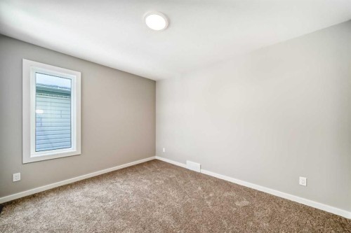 182 Walgrove Manor Se, Calgary, AB - Indoor Photo Showing Other Room