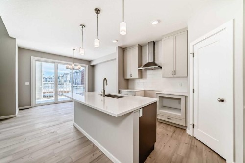 182 Walgrove Manor Se, Calgary, AB - Indoor Photo Showing Kitchen