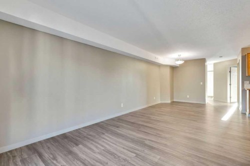 423-103 Strathaven Drive, Strathmore, AB - Indoor Photo Showing Other Room