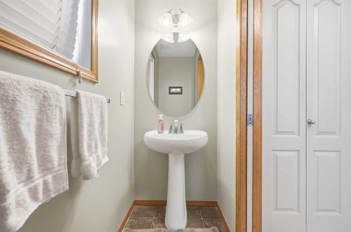52 Panatella Gate, Calgary, AB - Indoor Photo Showing Bathroom