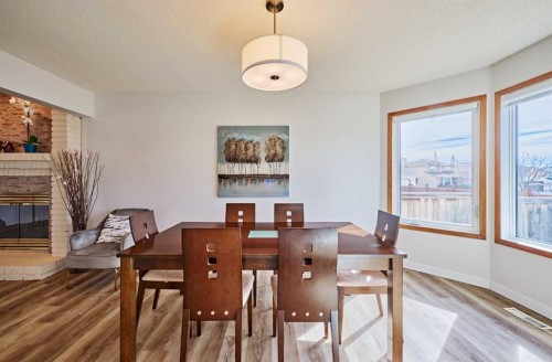 15 Hawkbury Close Nw, Calgary, AB - Indoor Photo Showing Dining Room