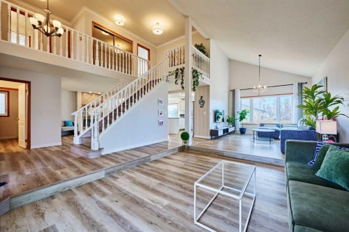 15 Hawkbury Close Nw, Calgary, AB - Indoor