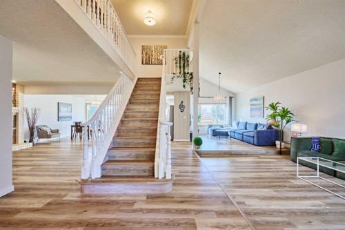 15 Hawkbury Close Nw, Calgary, AB - Indoor Photo Showing Other Room