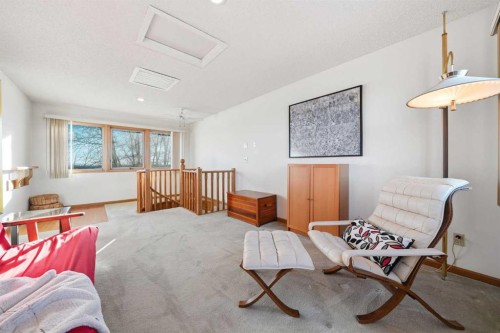 32 Woodgrove Crescent Sw, Calgary, AB - Indoor