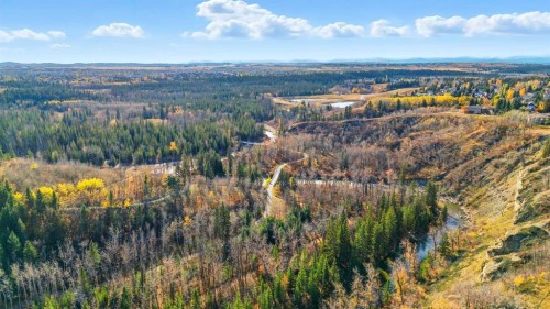 32 Woodgrove Crescent Sw, Calgary, AB - Outdoor With View