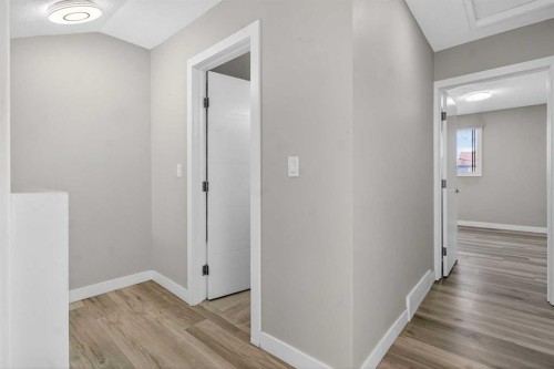 3304 56 Street Ne, Calgary, AB - Indoor Photo Showing Other Room