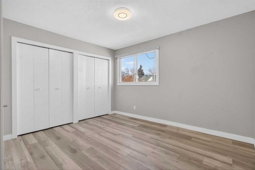 3304 56 Street Ne, Calgary, AB - Indoor Photo Showing Other Room