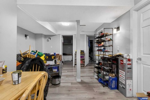 3304 56 Street Ne, Calgary, AB - Indoor