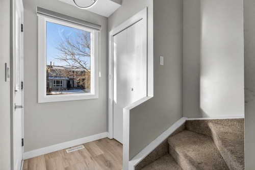 3304 56 Street Ne, Calgary, AB - Indoor Photo Showing Other Room