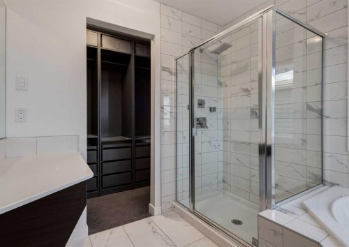 100 Cougar Ridge Close Sw, Calgary, AB - Indoor Photo Showing Bathroom