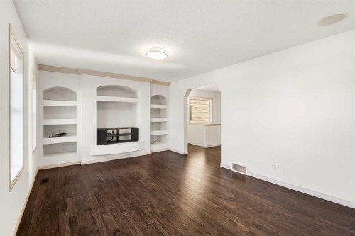 21 Panamount Row Nw, Calgary, AB - Indoor Photo Showing Other Room
