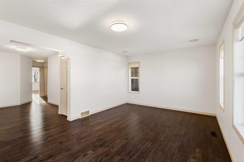 21 Panamount Row Nw, Calgary, AB - Indoor Photo Showing Other Room