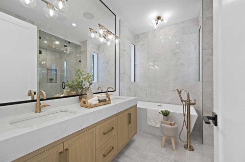 634 21 Avenue Nw, Calgary, AB - Indoor Photo Showing Bathroom