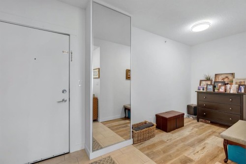 606-8880 Horton Road Sw, Calgary, AB - Indoor