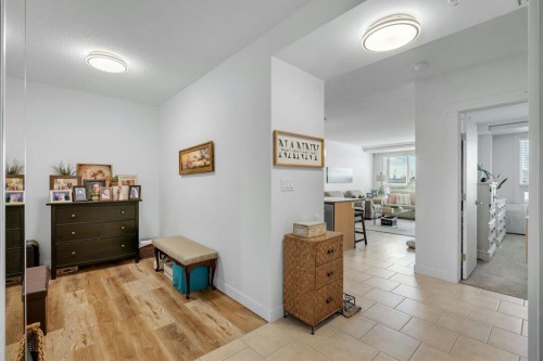 606-8880 Horton Road Sw, Calgary, AB - Indoor