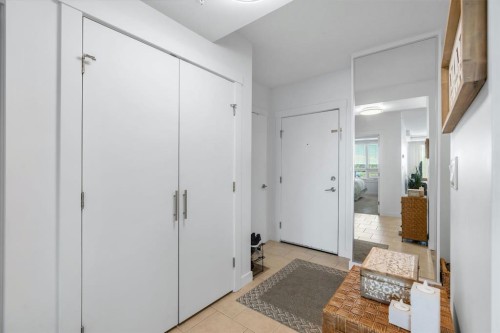 606-8880 Horton Road Sw, Calgary, AB - Indoor Photo Showing Other Room