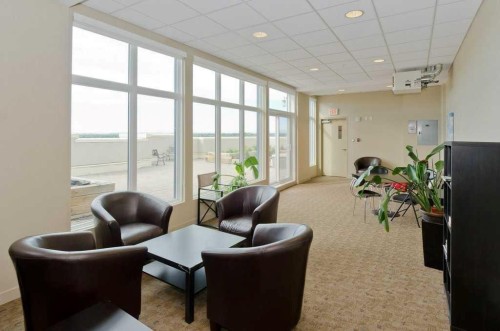 606-8880 Horton Road Sw, Calgary, AB - Indoor Photo Showing Other Room