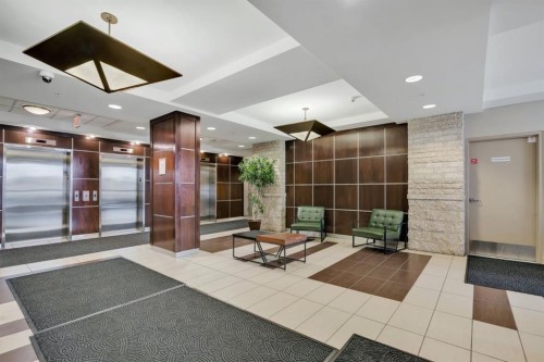 606-8880 Horton Road Sw, Calgary, AB - Indoor Photo Showing Other Room