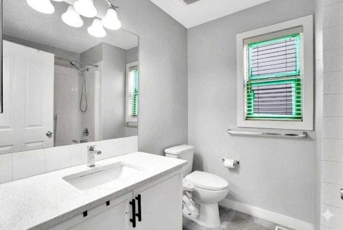 9214 Saddlebrook Drive Ne, Calgary, AB - Indoor Photo Showing Bathroom